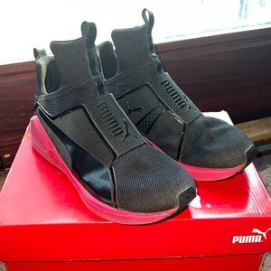 PUMA- Black - Love Potion Fierce Core Women’s sneaker - 7